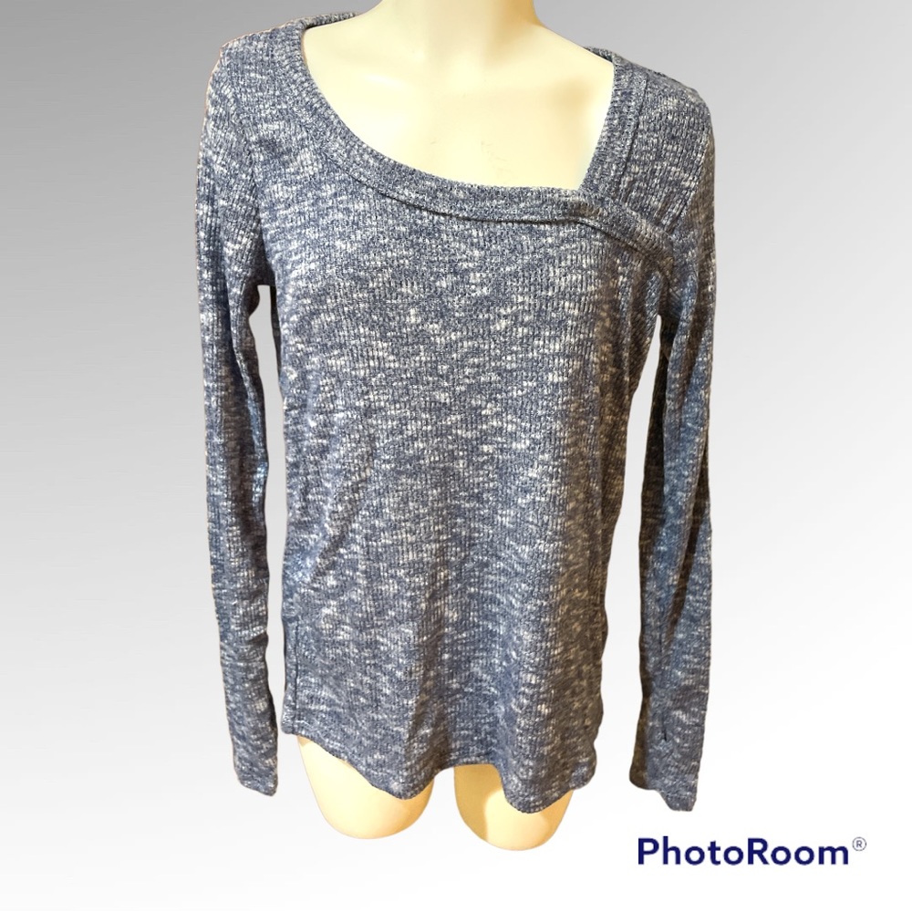Two toned ribbed long sleeve top